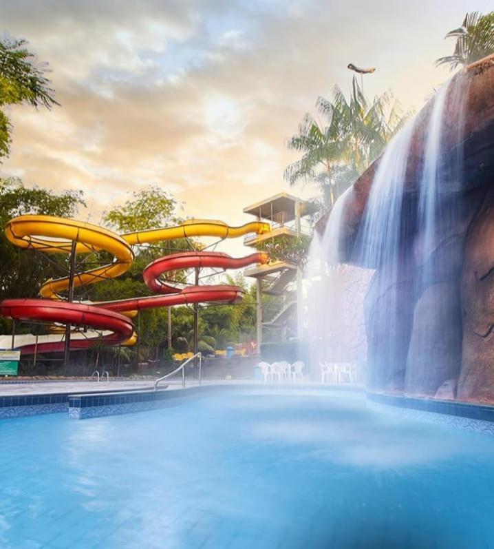 - Golden Dolphin Grand Aparthotel