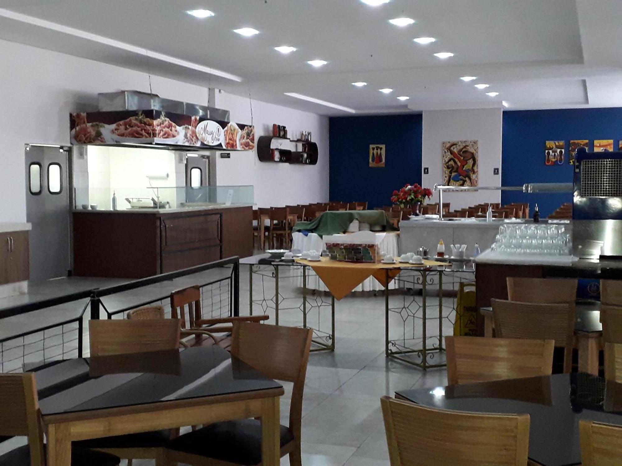 - Golden Dolphin Grand Aparthotel 3*