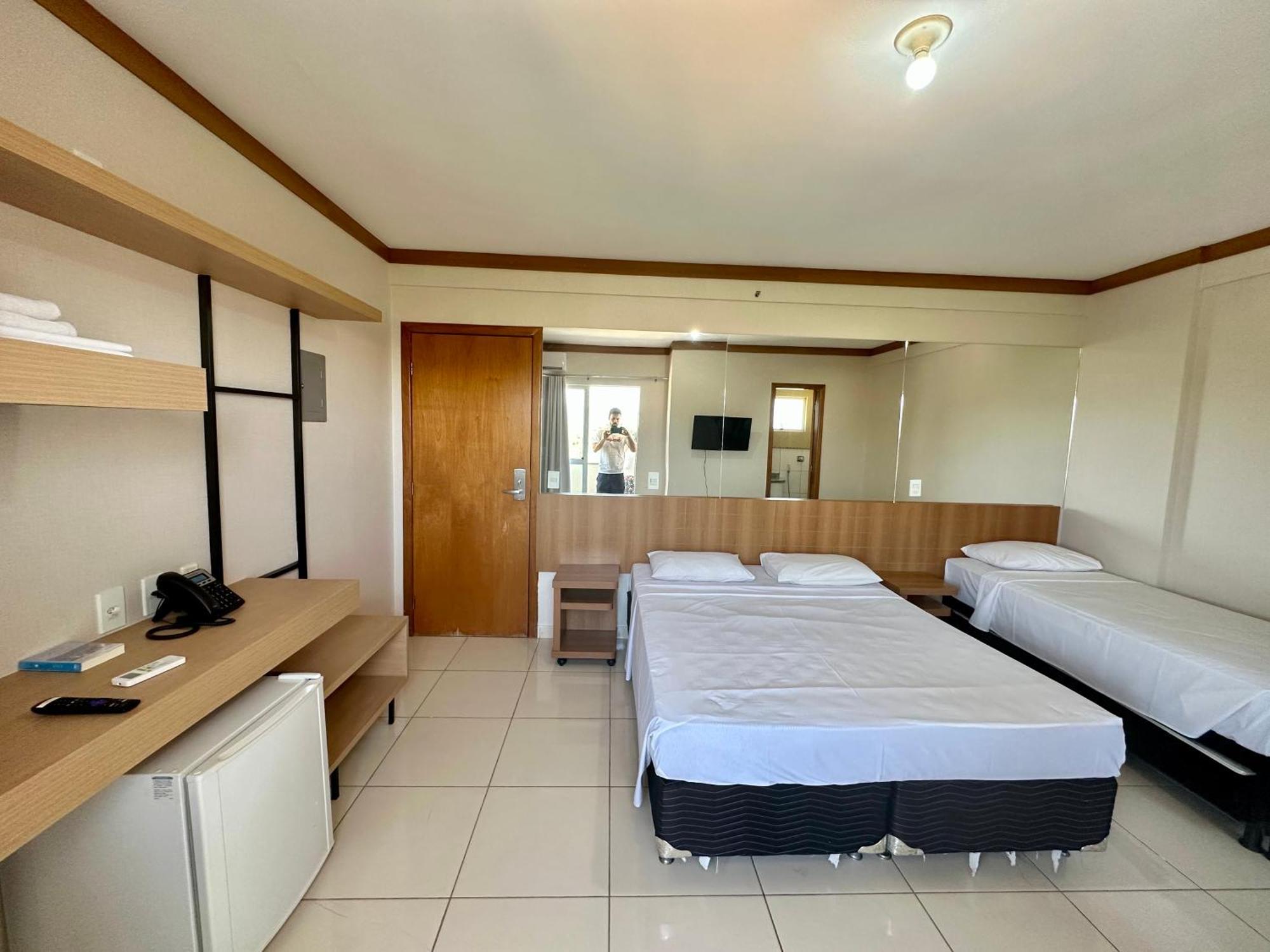 - Golden Dolphin Grand Aparthotel Caldas Novas
